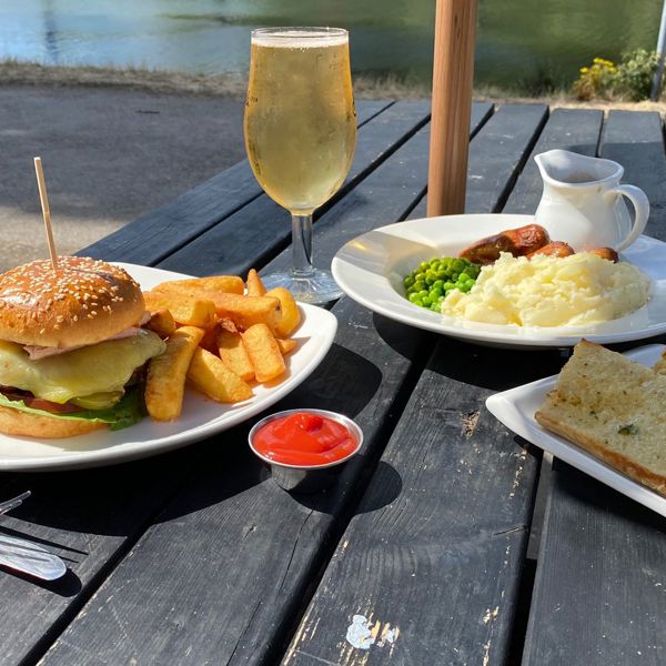 Burger By The River2